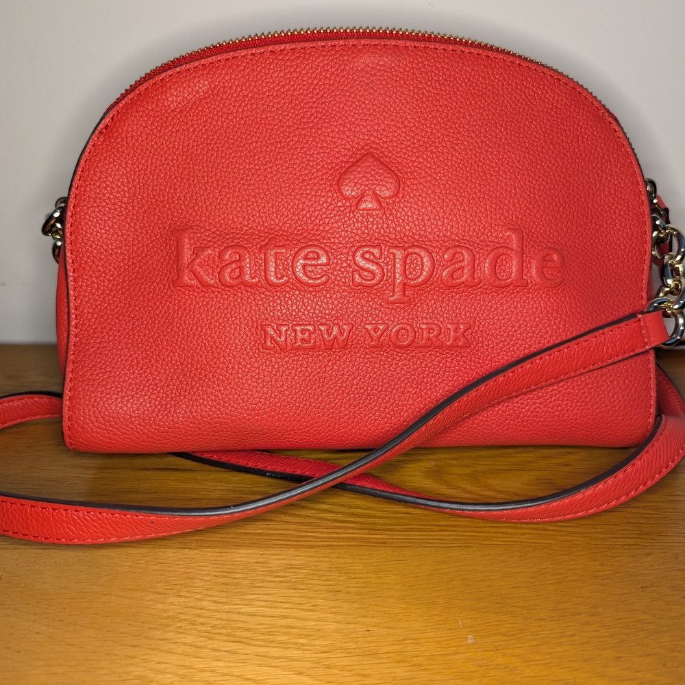 🛍️PRICE DROP🛍️ Kate Spade Larchmont Avenue Logo Tory Crossbody - Red - EUC